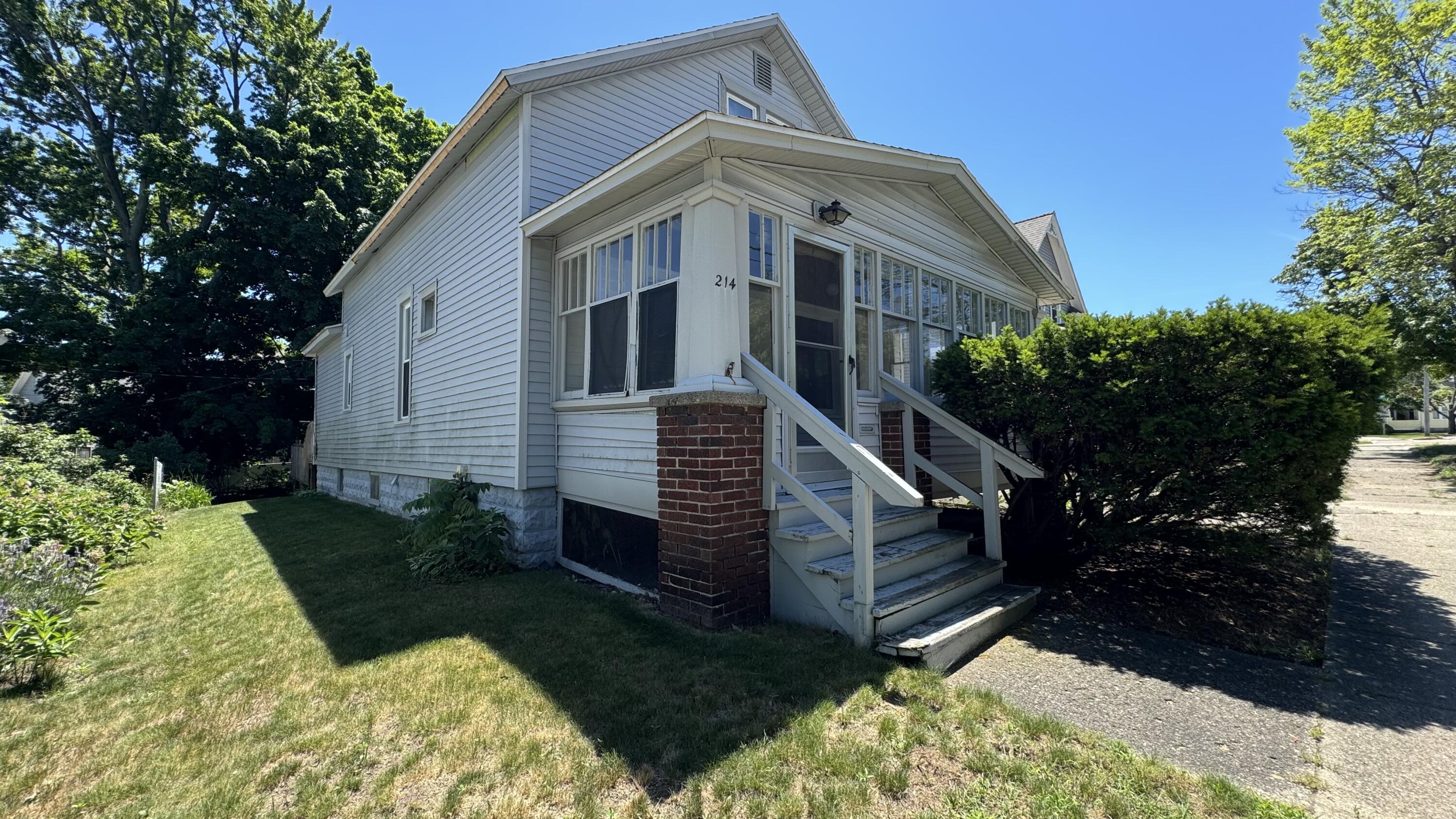 214 S 7th Street