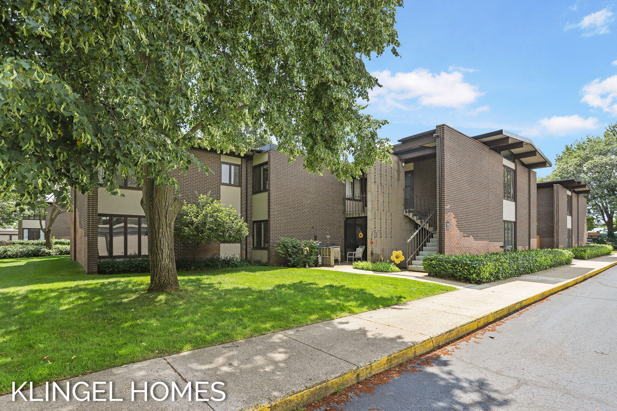 808 S Beacon Boulevard, 40
