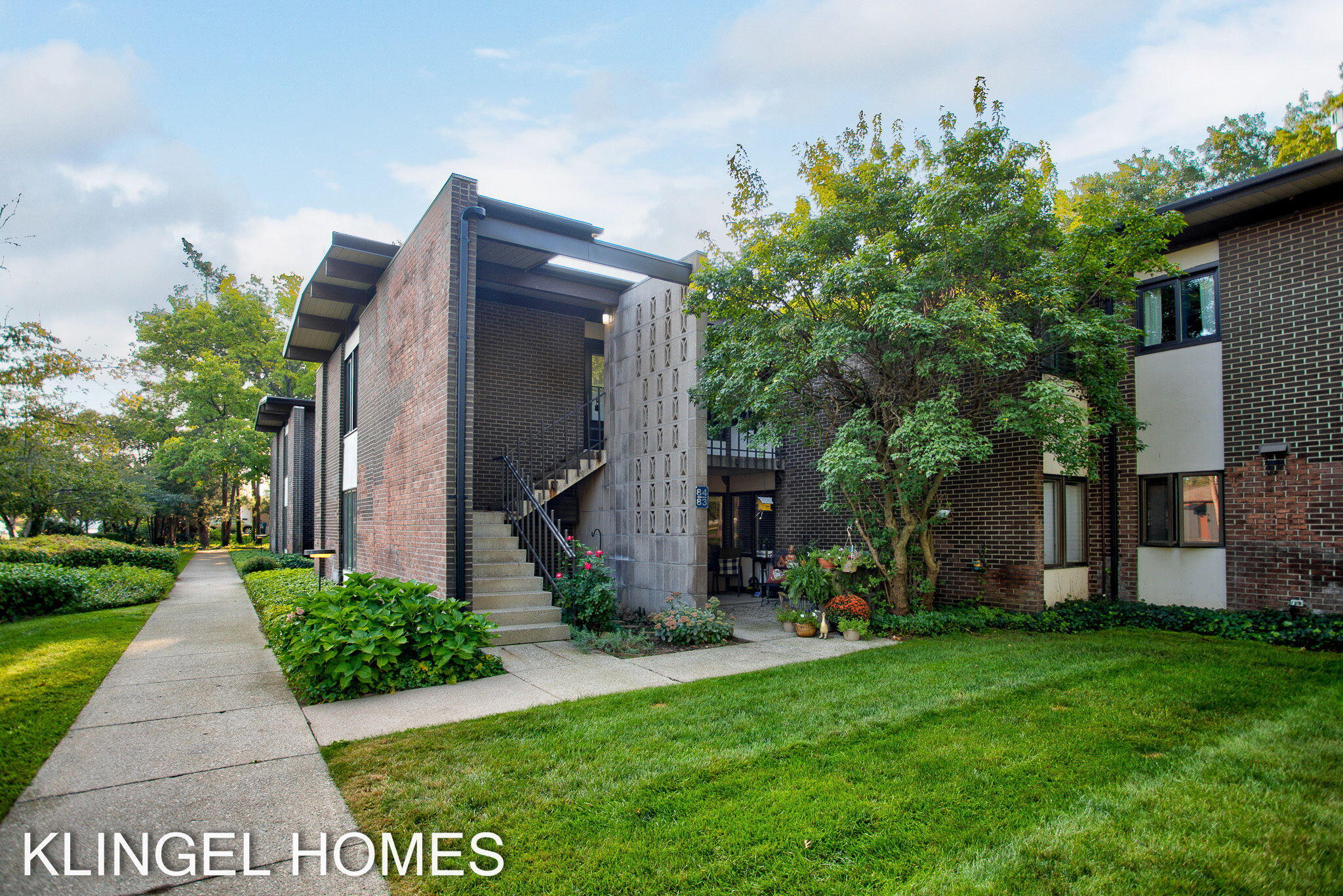 704 S Beacon Boulevard, 84