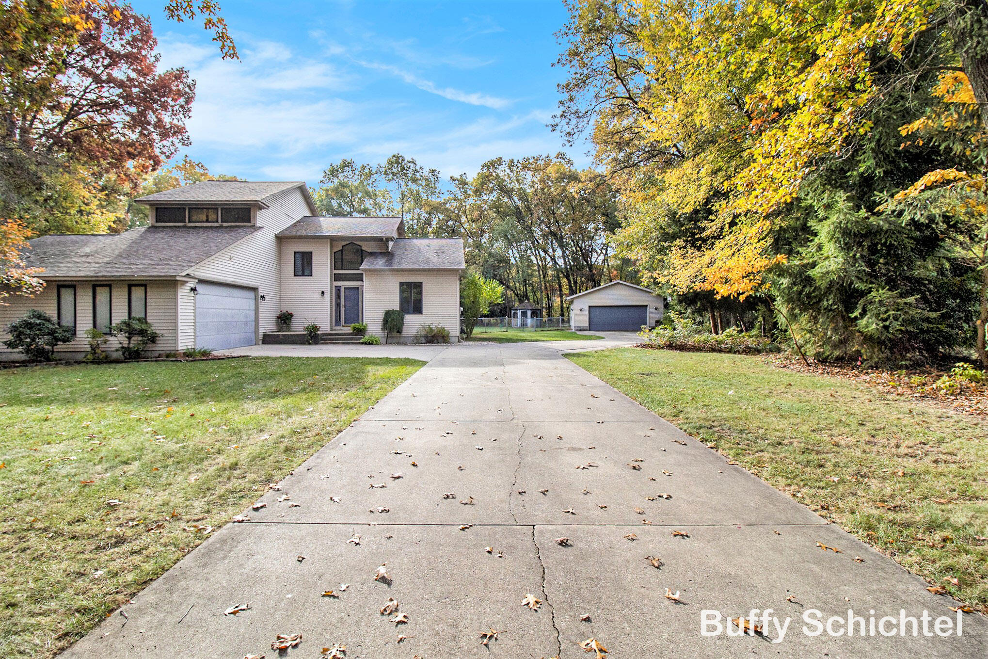 3323 N Riverwood Drive