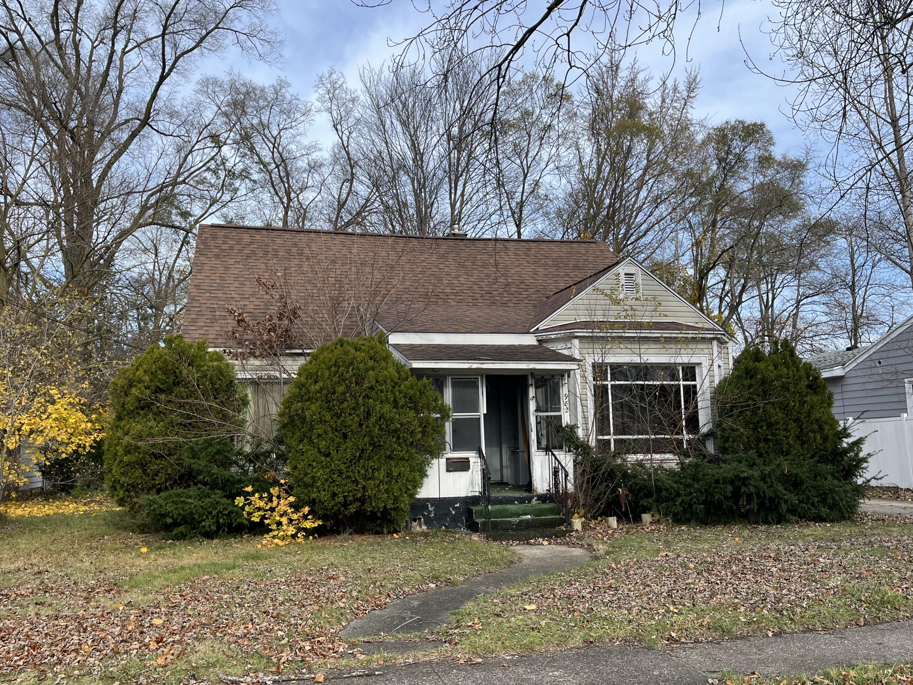982 Allen Avenue