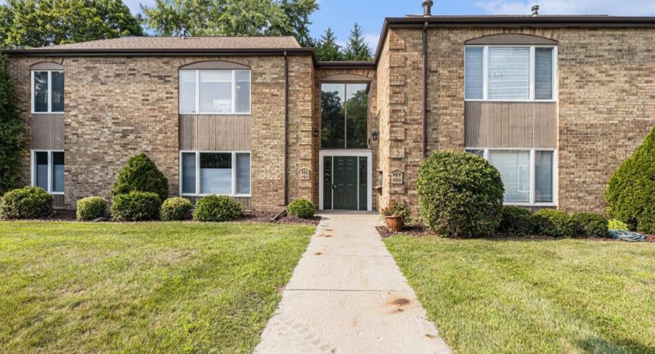 477 Barkwood Court NW