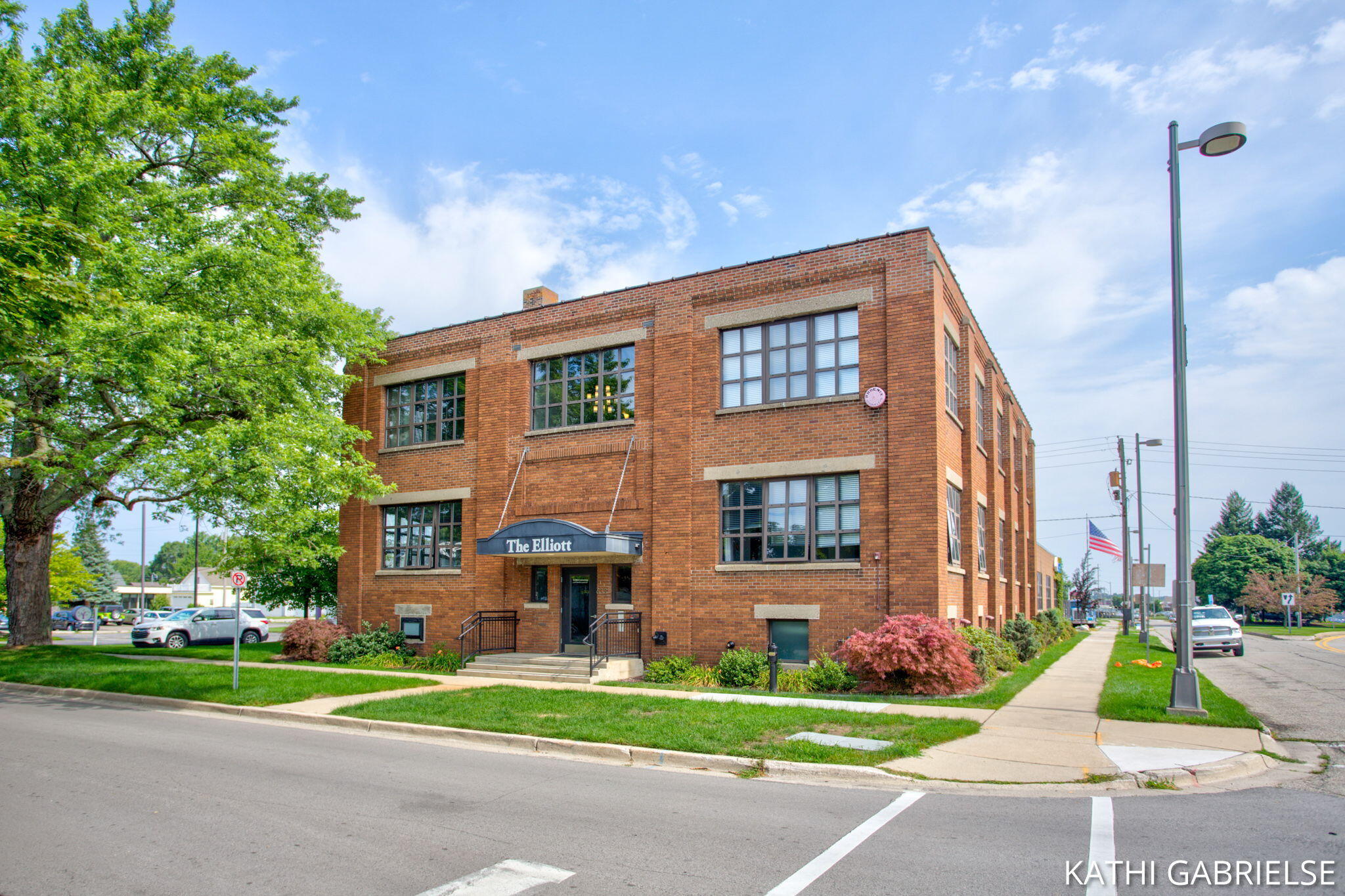 633 Elliott Avenue, 11