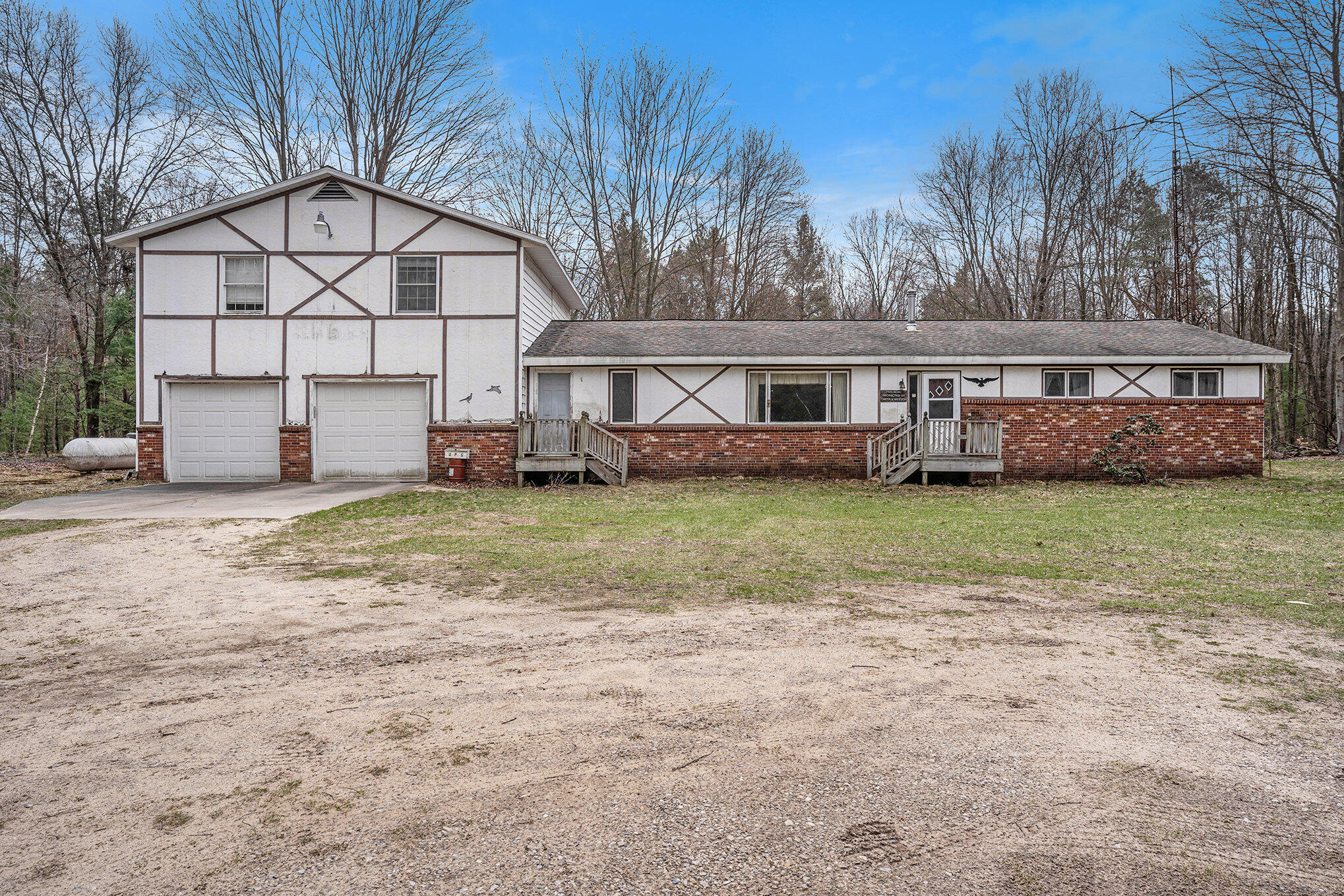 7693 Ellis Road