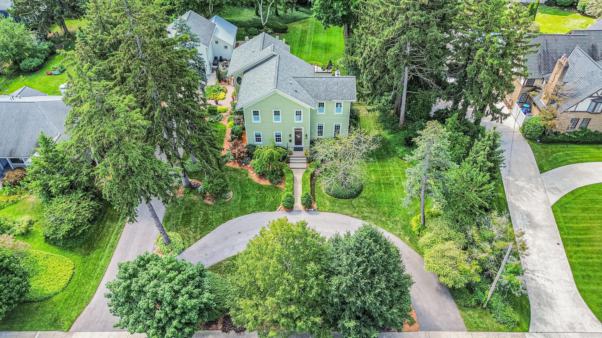 526 River Street