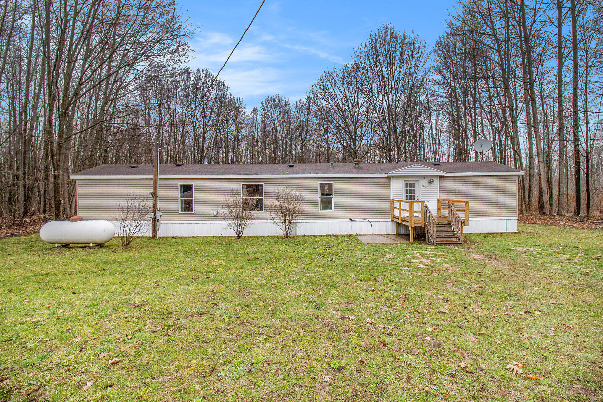 7607 8 Mile Road