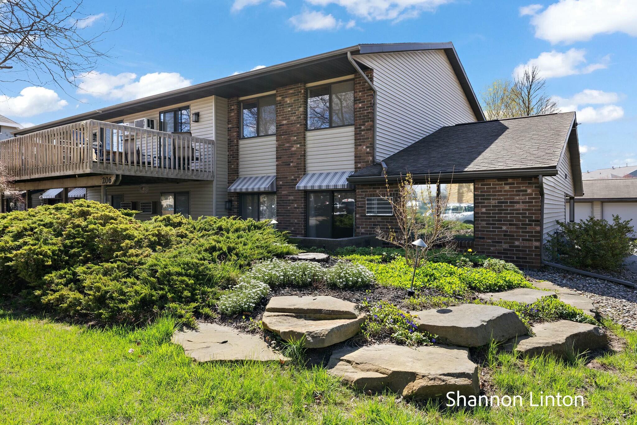 206 W Exchange Street, F