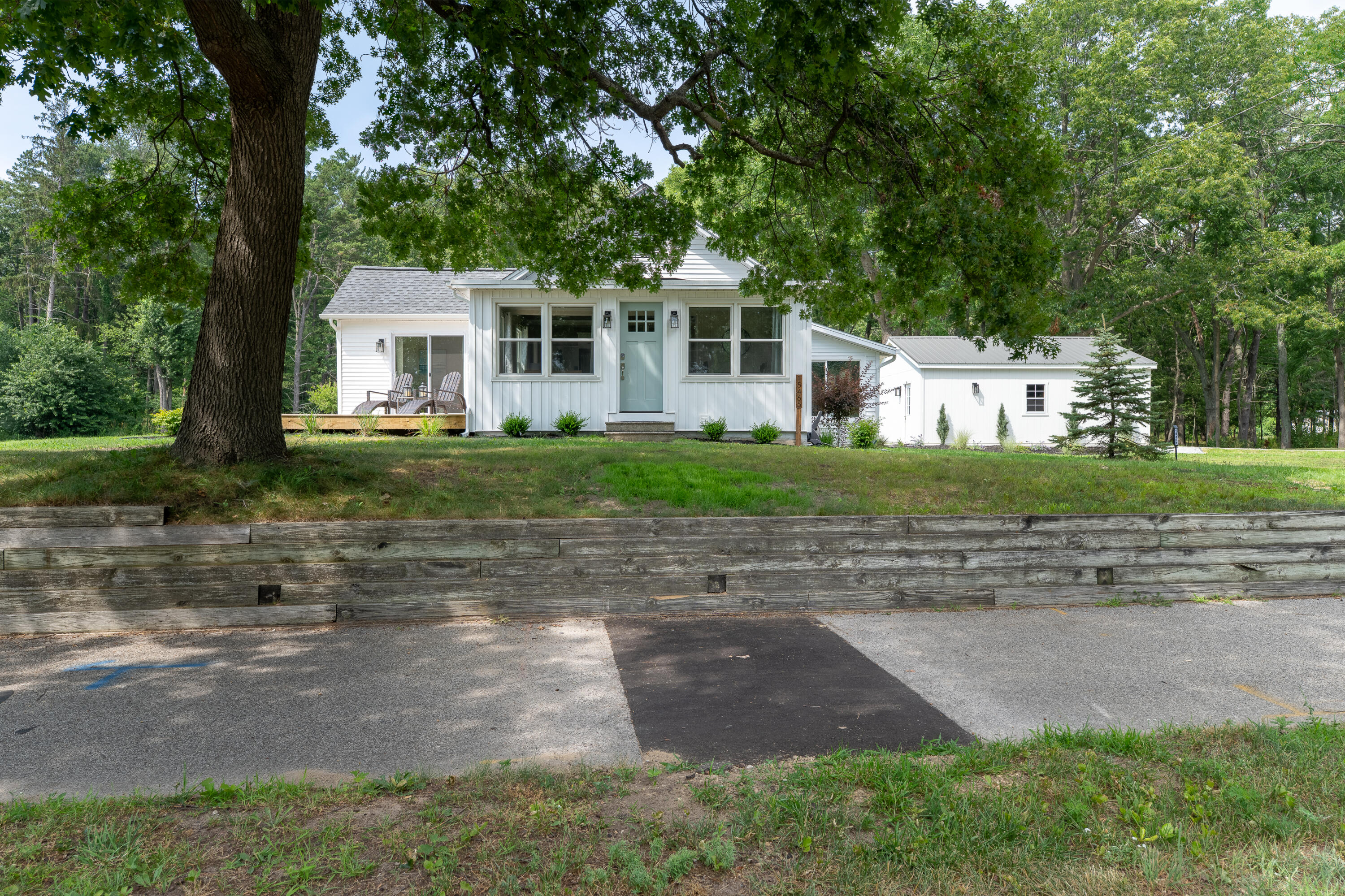 15465 Leonard Road