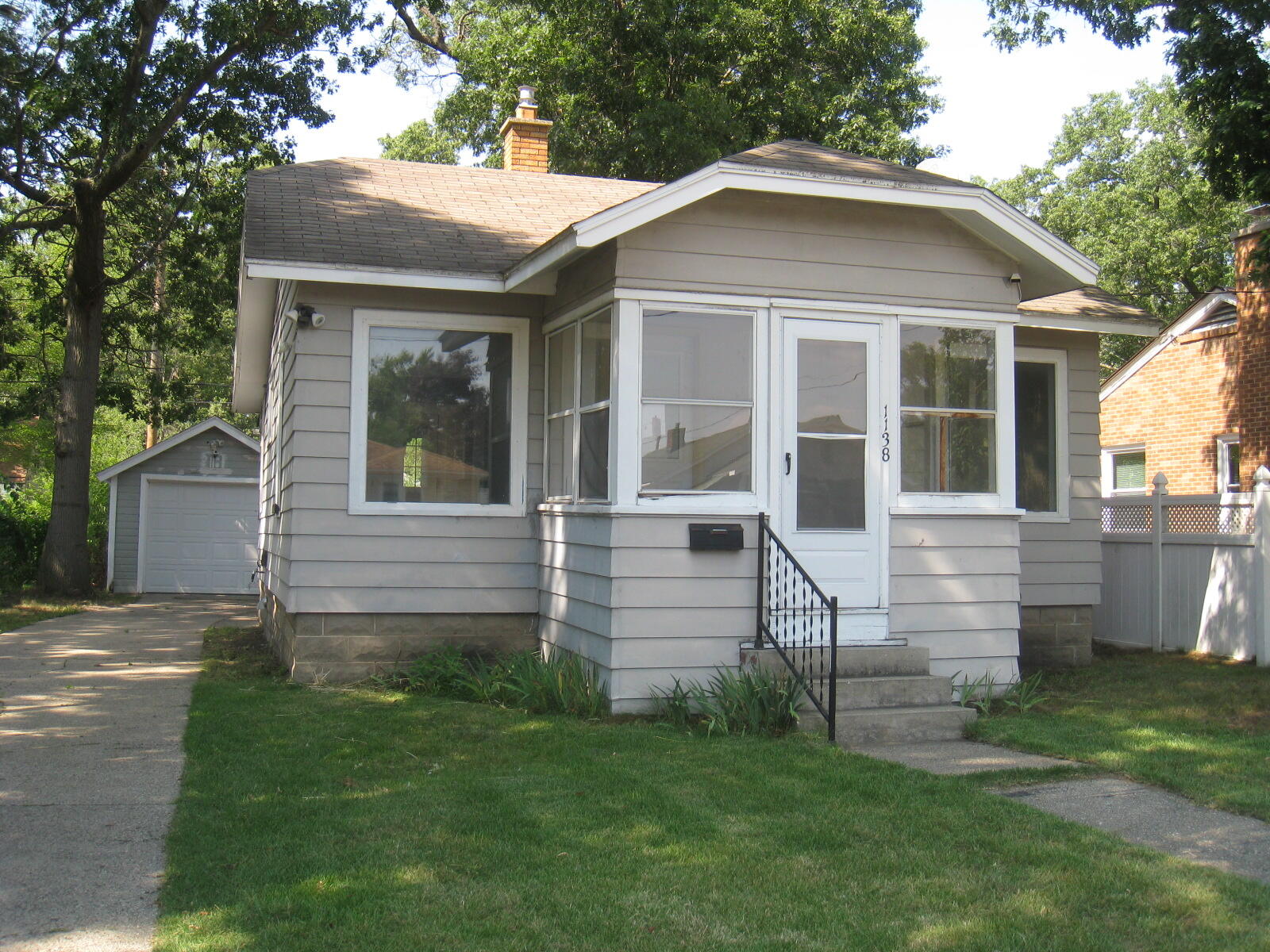 1138 E Forest Avenue