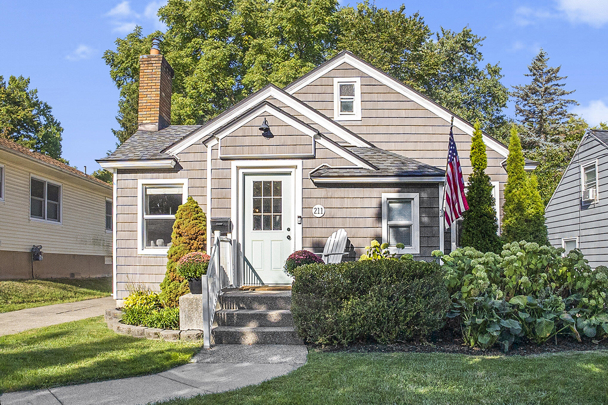211 Baynton Avenue NE