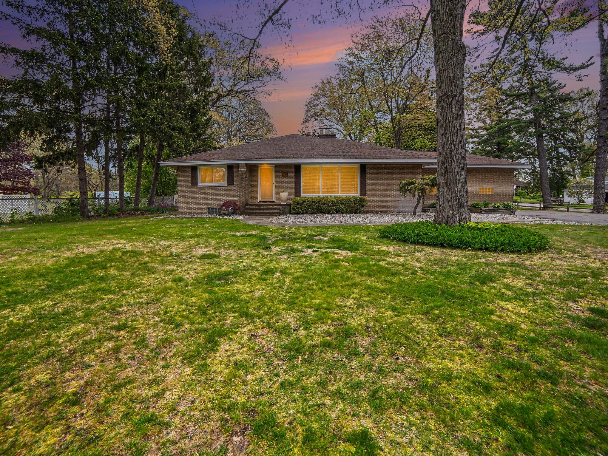 204 N Fruitport Road