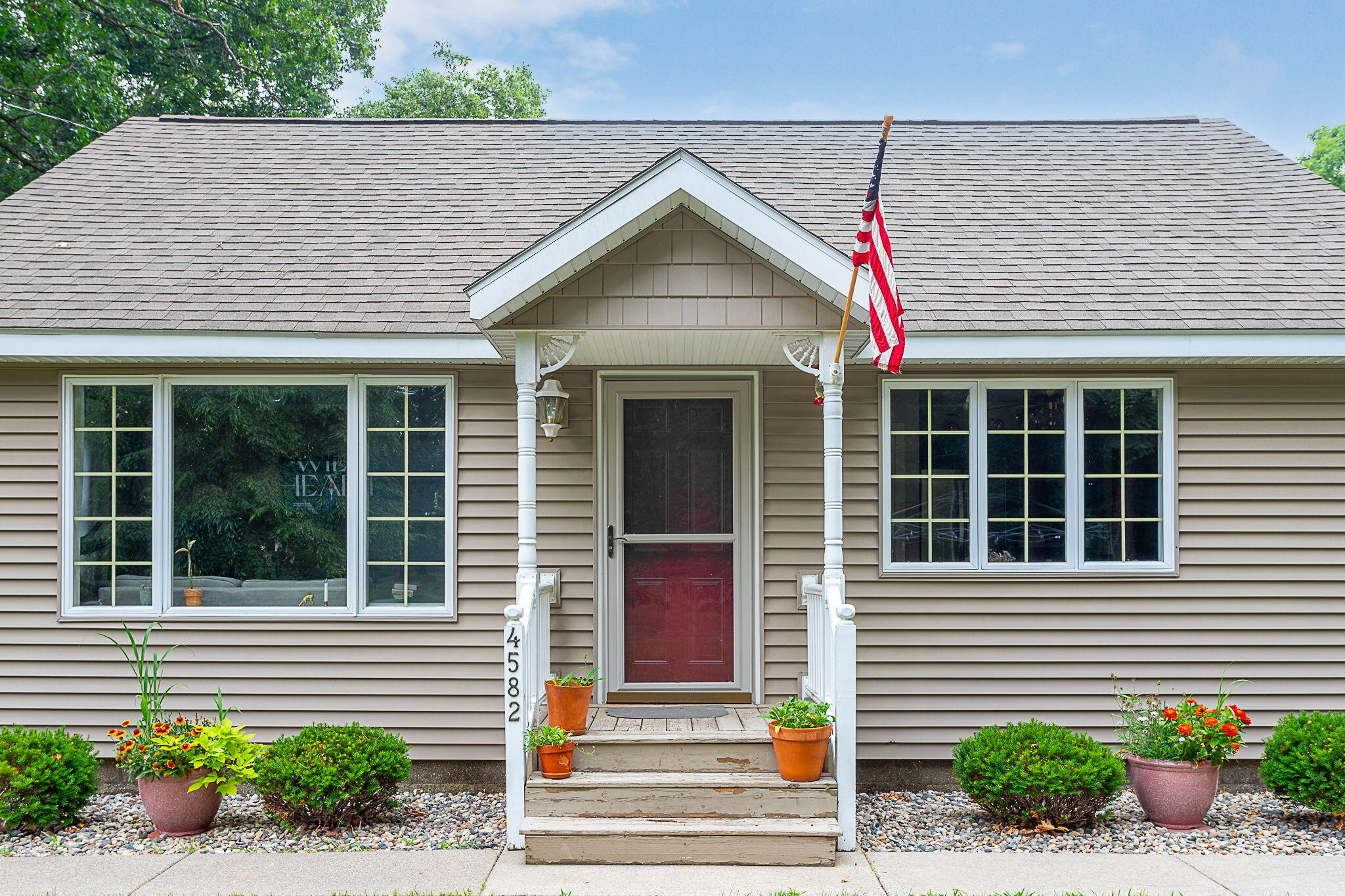 4582 Hall Road