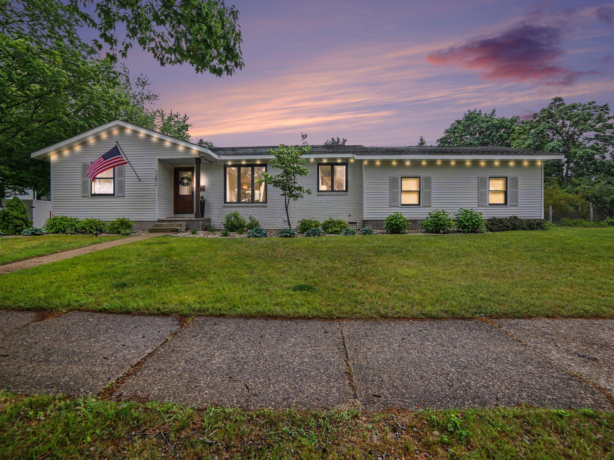 1202 Woodlawn Avenue