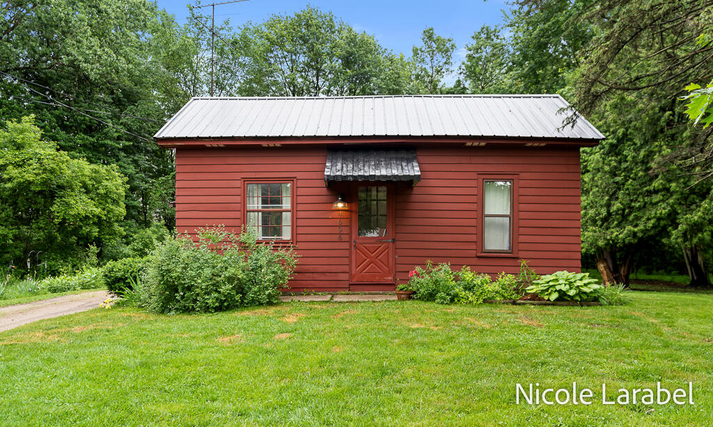 4696 16 Mile Road NE