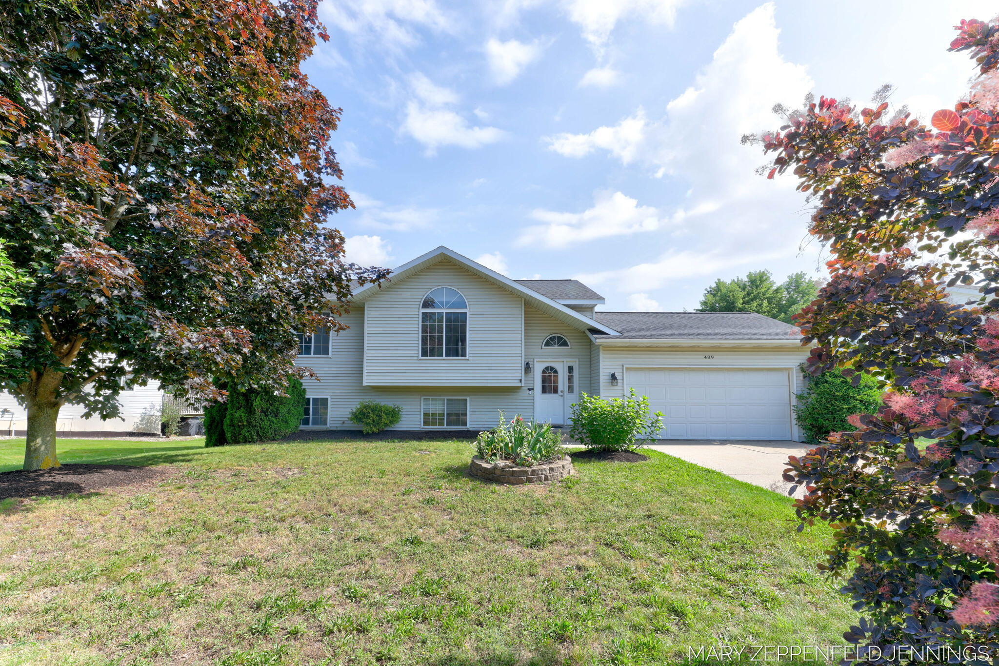 489 Sunmeadow Drive SE