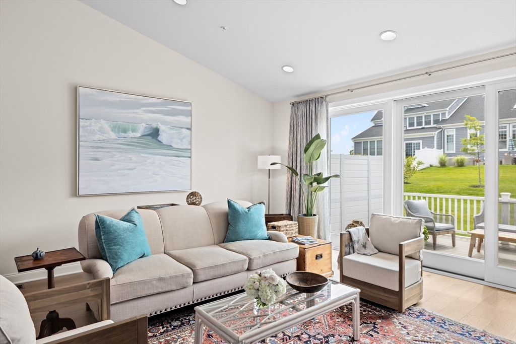 5 Diane Terrace # 5