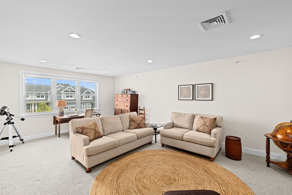 5 Diane Terrace # 5