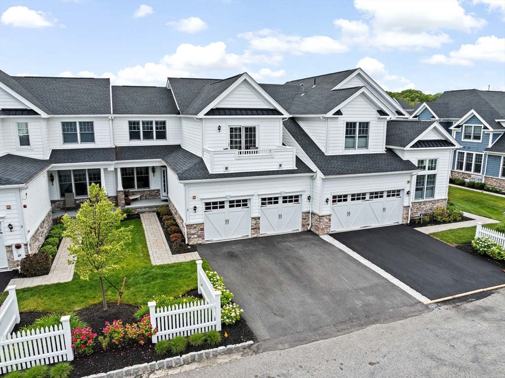 5 Diane Terrace # 5