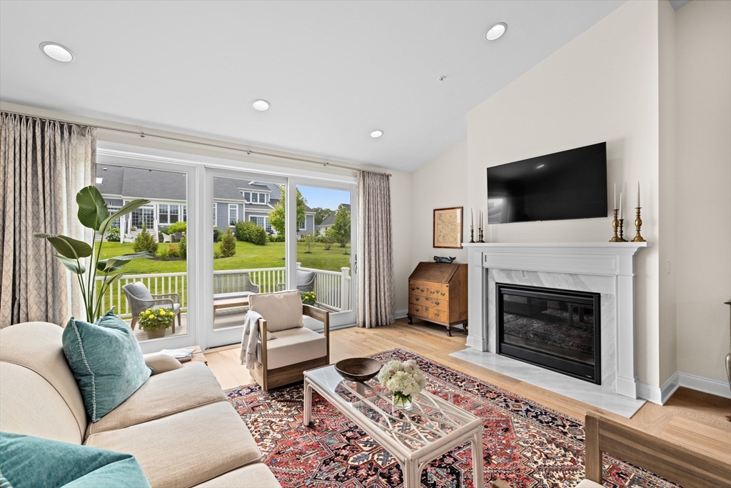 5 Diane Terrace # 5