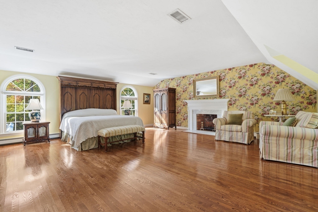 10 Shrine Road, Norwell