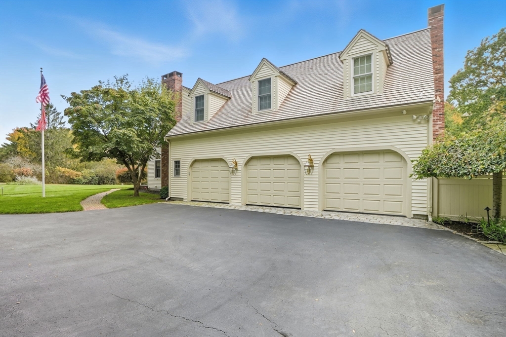 10 Shrine Road, Norwell