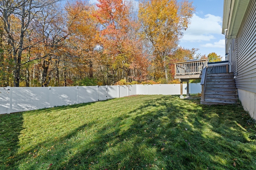 1098 Bedford St, Whitman