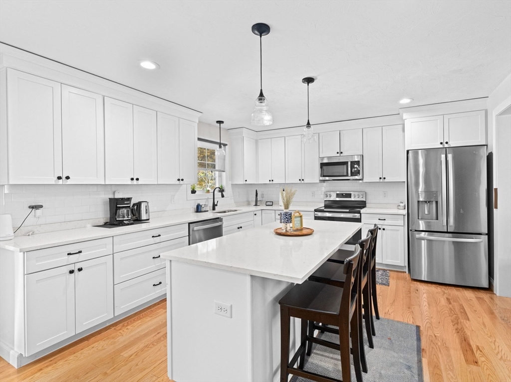 1098 Bedford St, Whitman