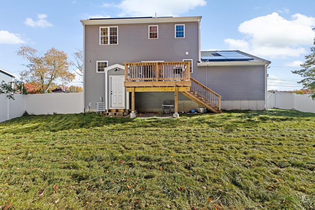 1098 Bedford St, Whitman