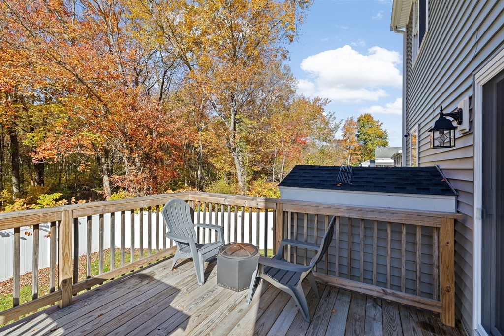 1098 Bedford St, Whitman