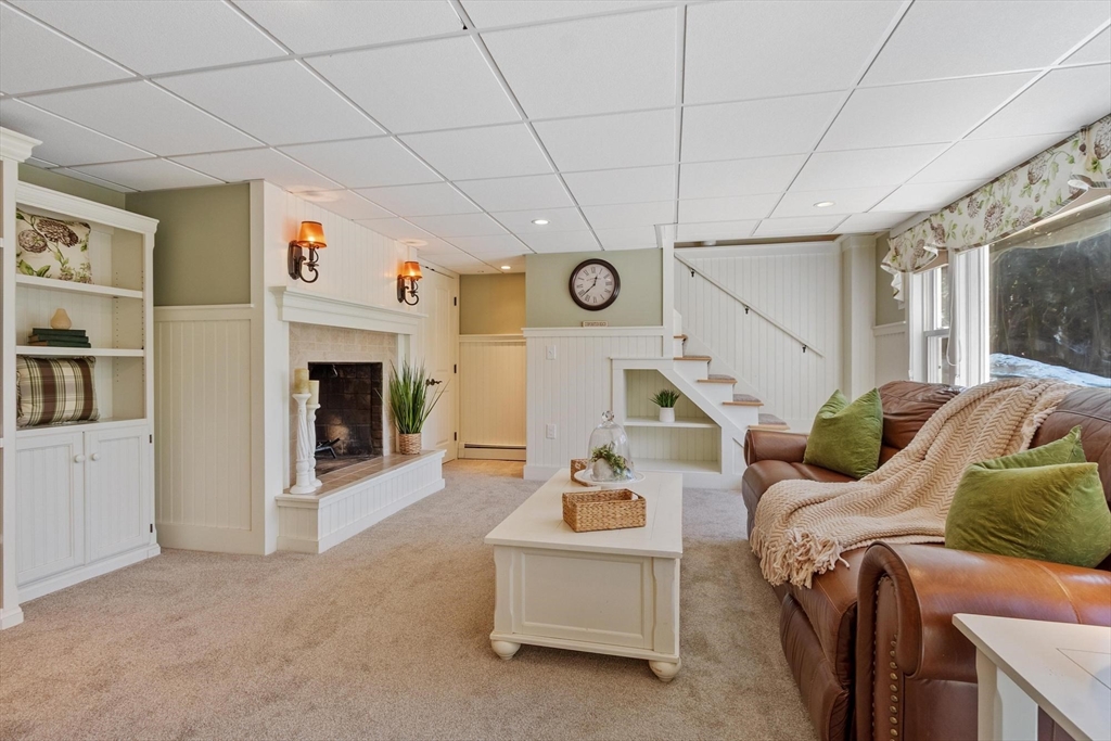 18 Howe Ave