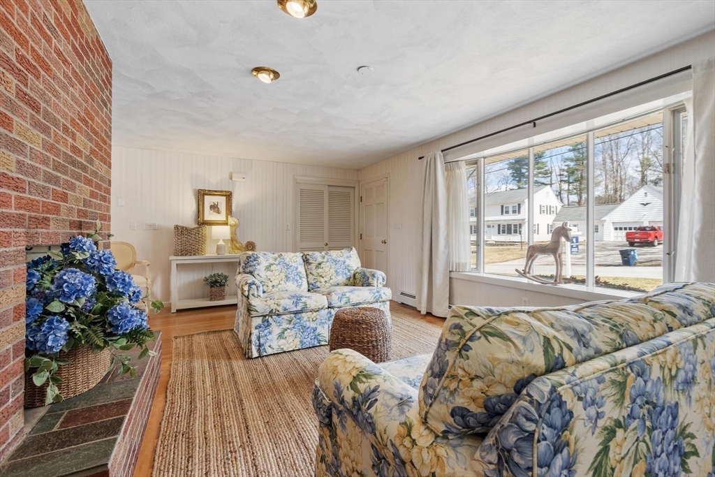 18 Howe Ave