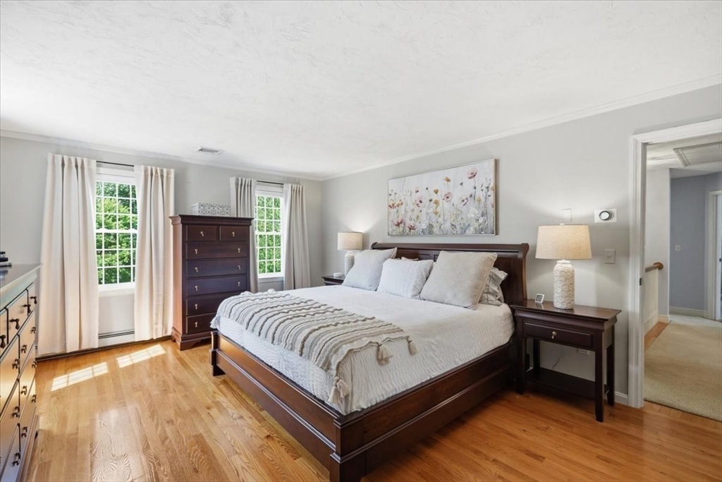 2 Blackthorne Lane
