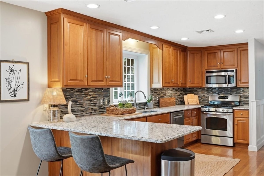 2 Blackthorne Lane