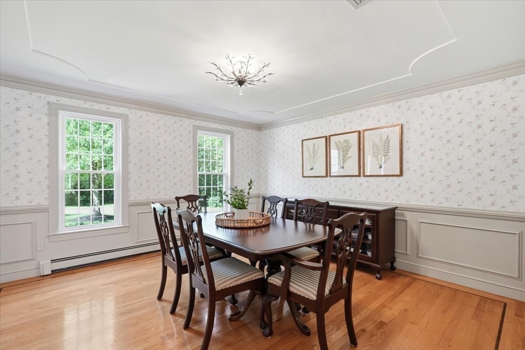 2 Blackthorne Lane