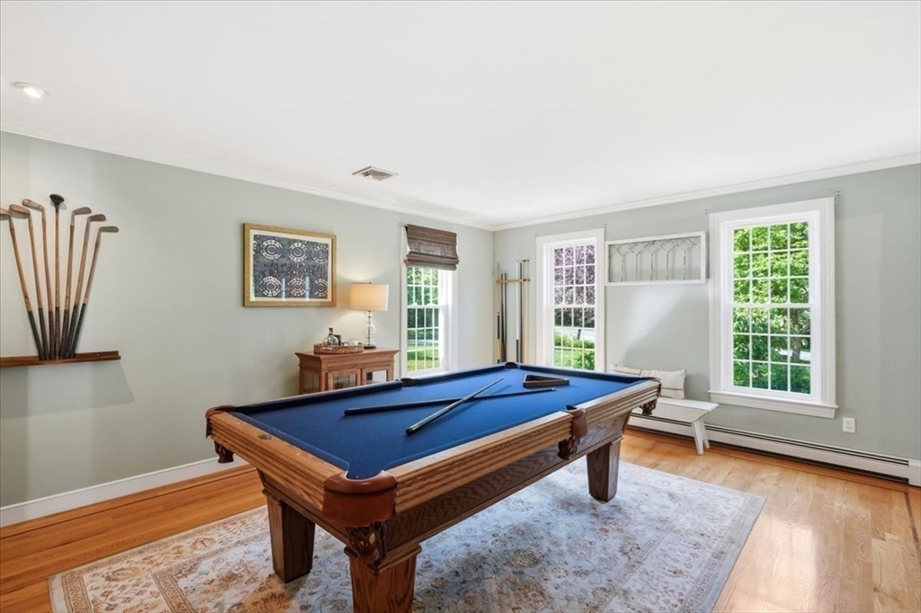 2 Blackthorne Lane