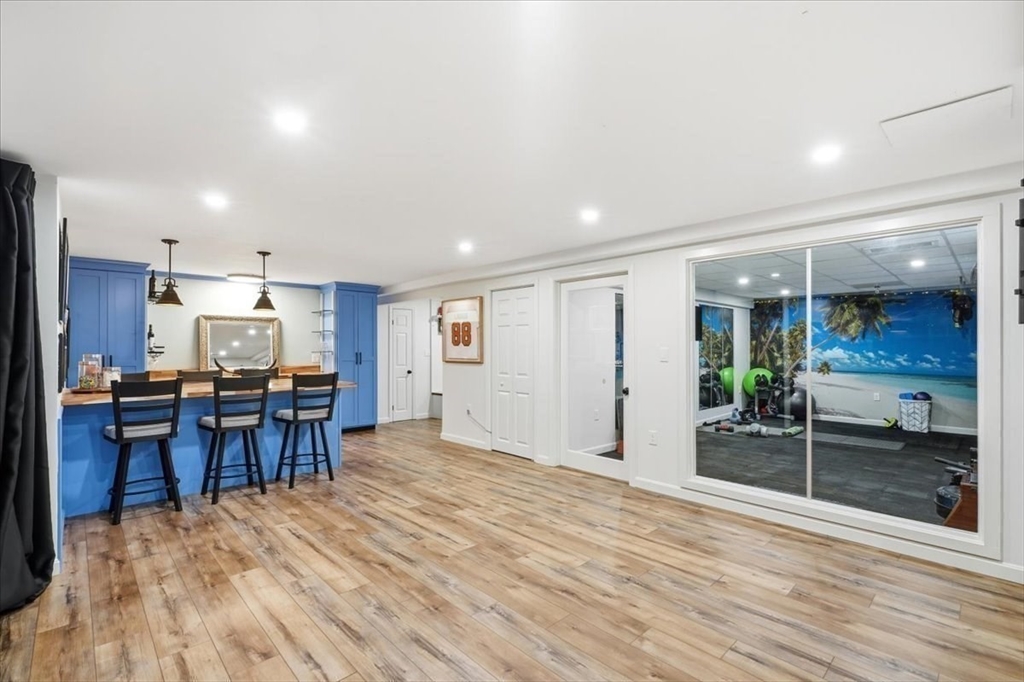 2 Blackthorne Lane