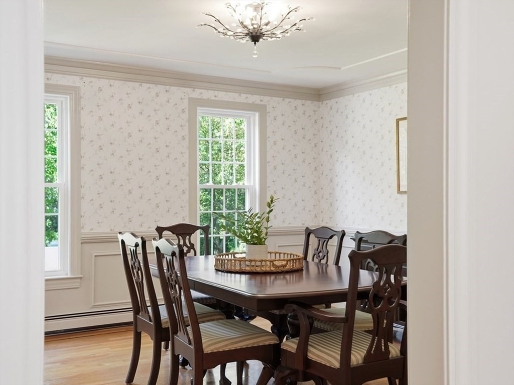2 Blackthorne Lane