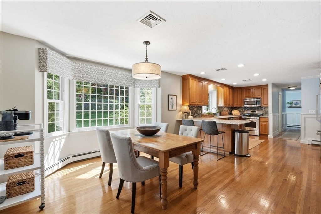 2 Blackthorne Lane