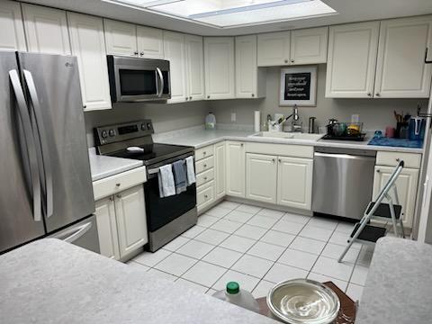 4710 58th Avenue N Unit: 318