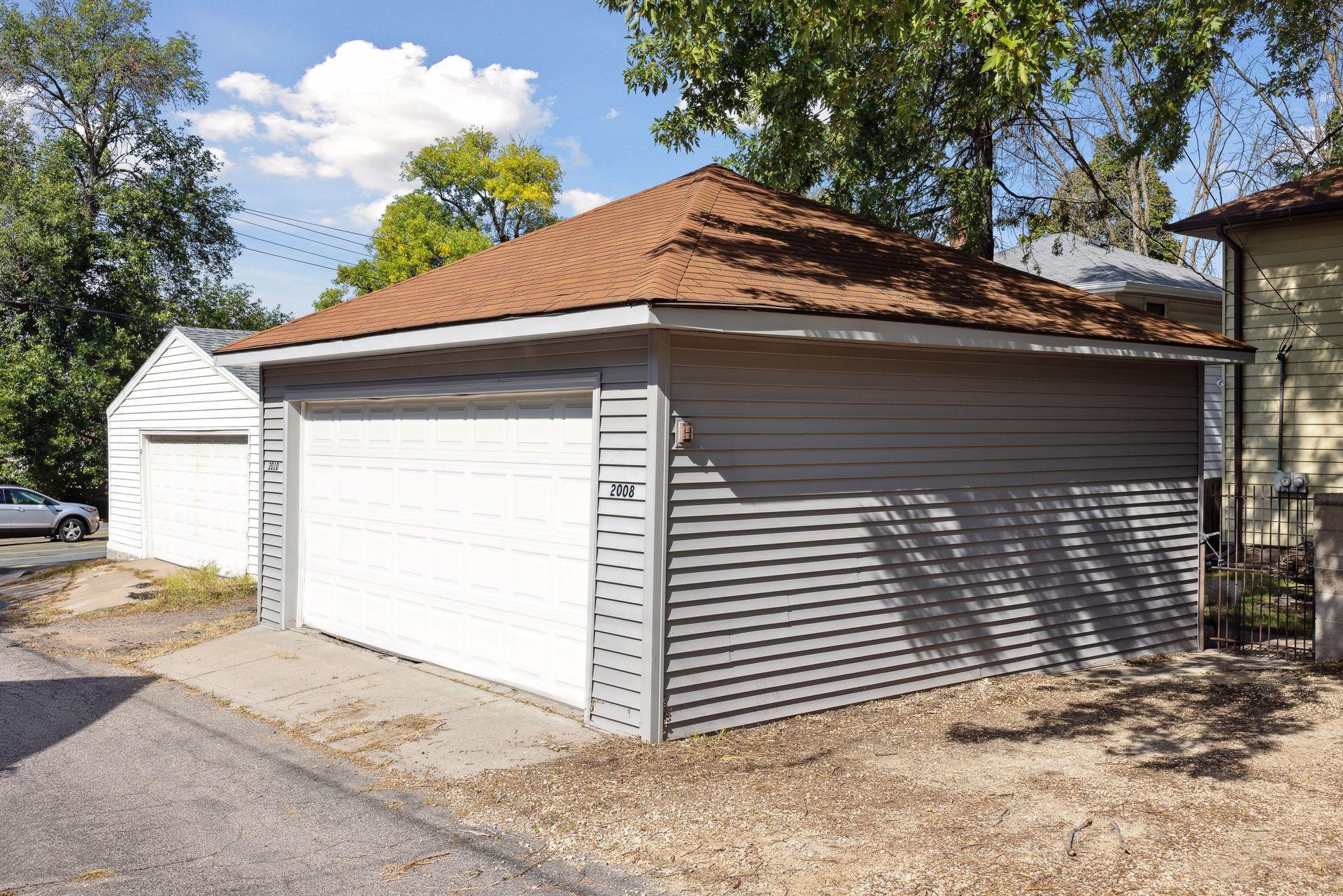 2010 Saint Clair Avenue