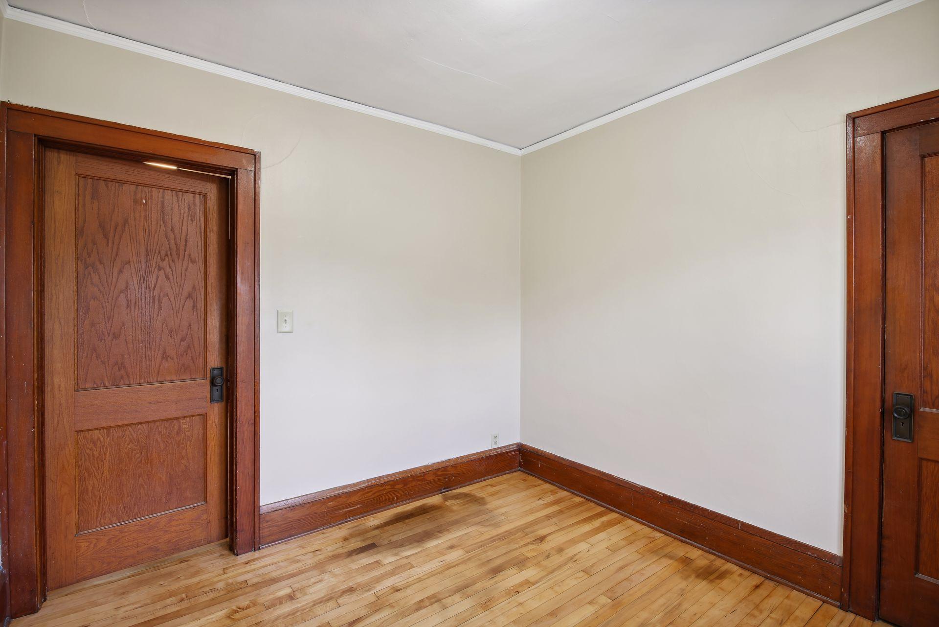 2010 Saint Clair Avenue