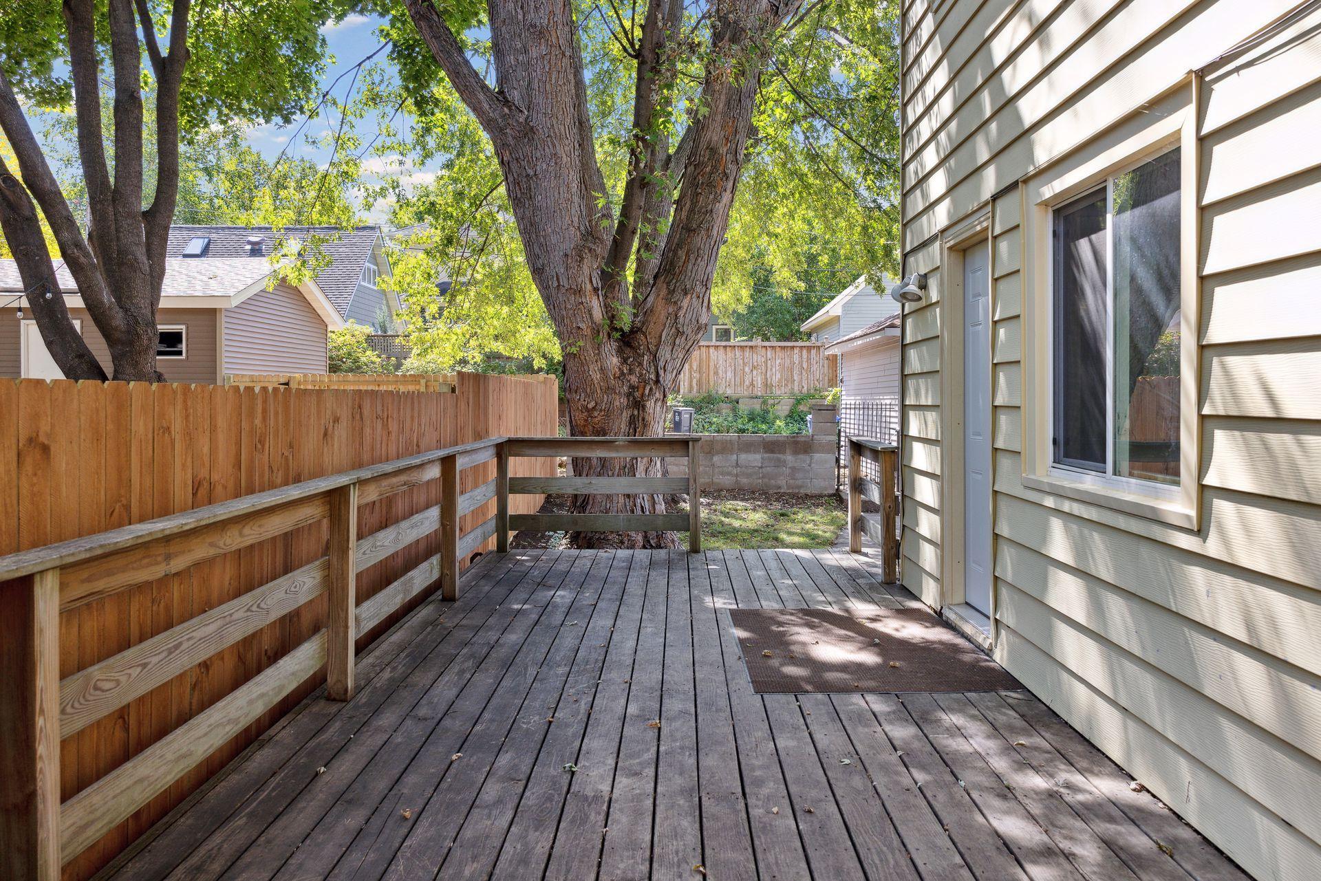 2010 Saint Clair Avenue