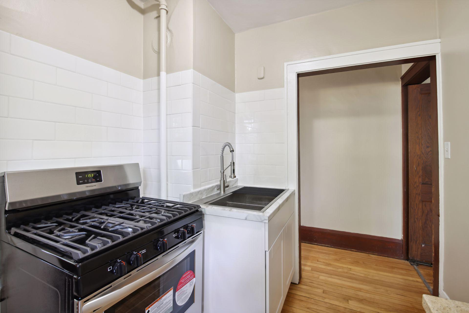 2010 Saint Clair Avenue