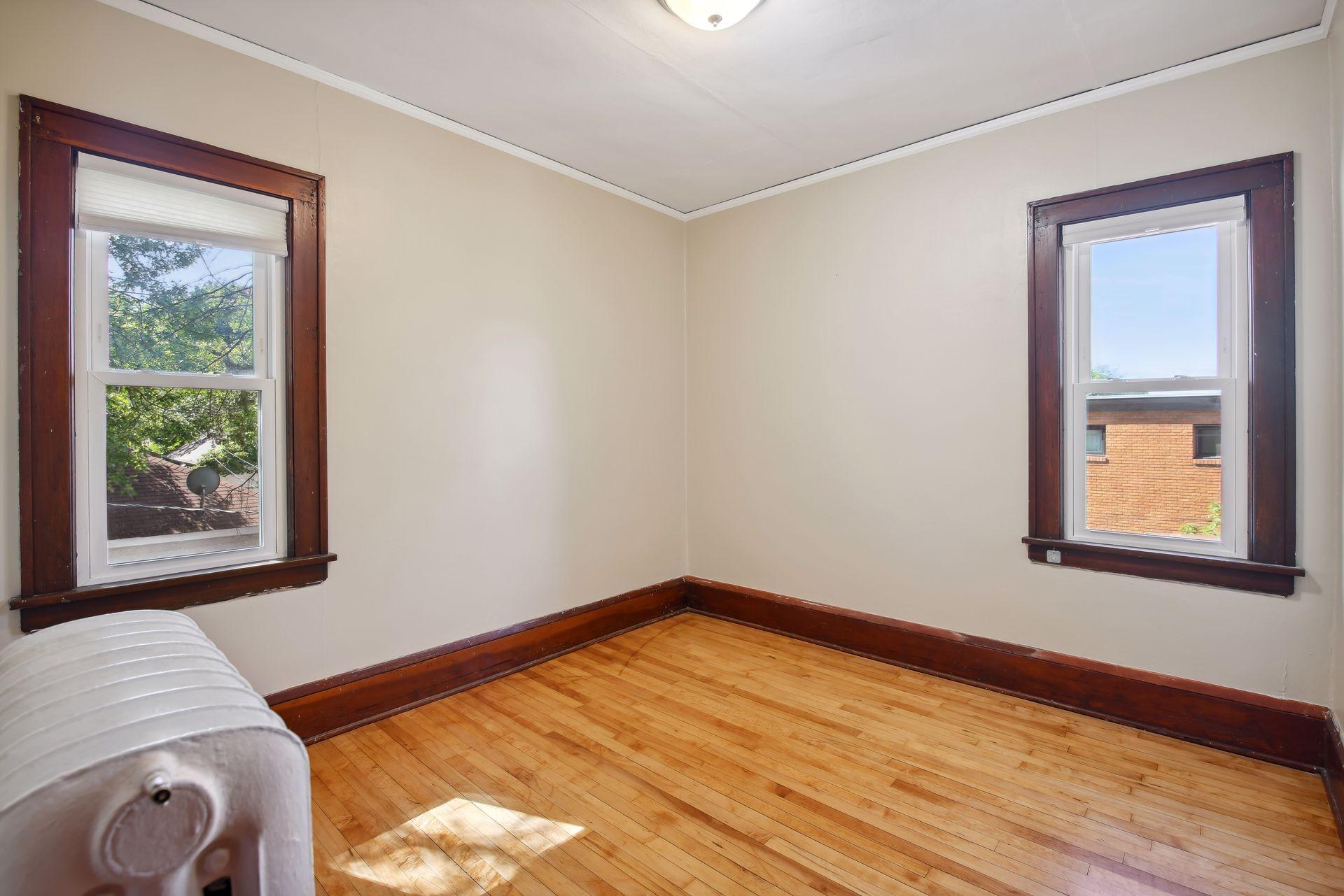 2010 Saint Clair Avenue