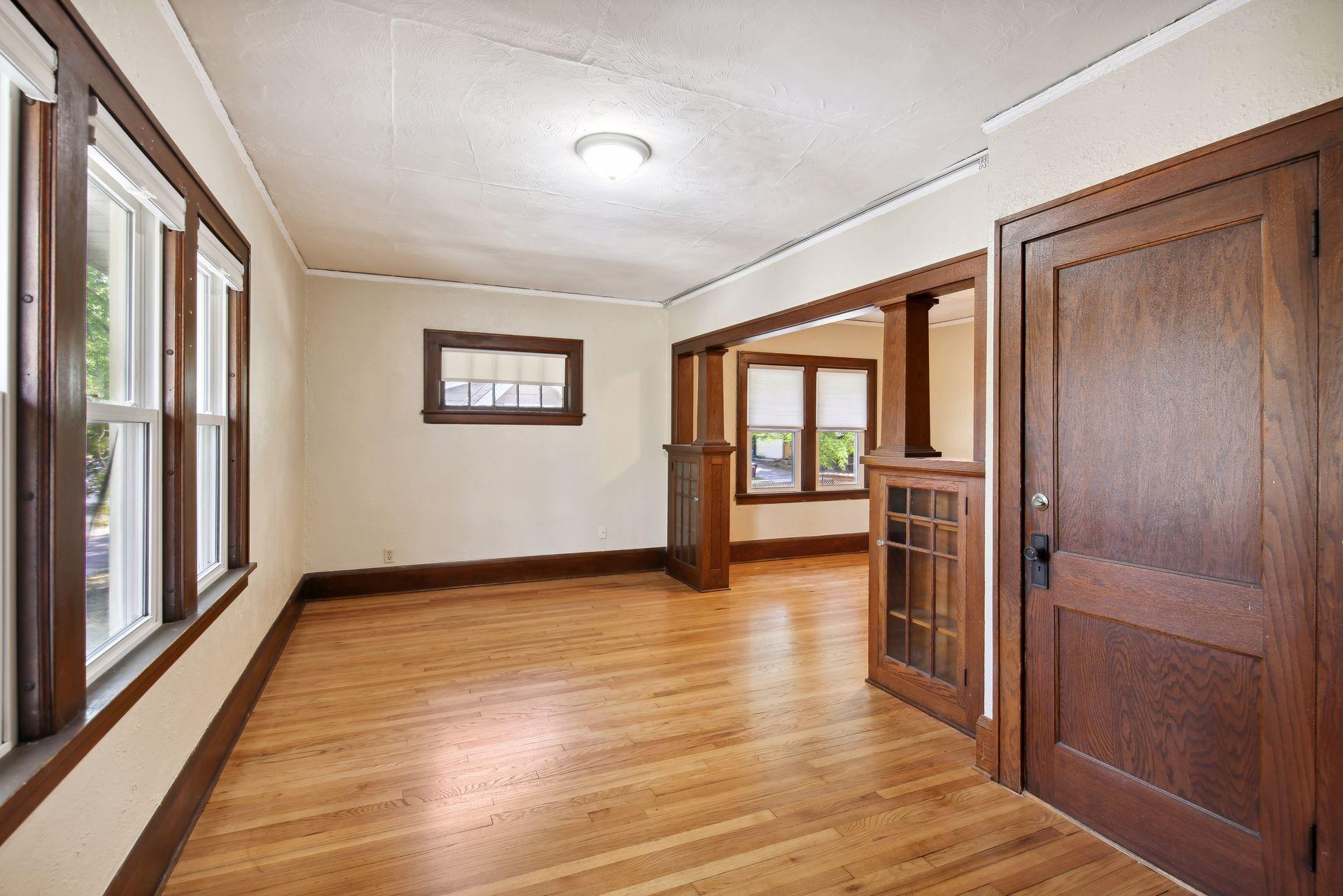 2010 Saint Clair Avenue