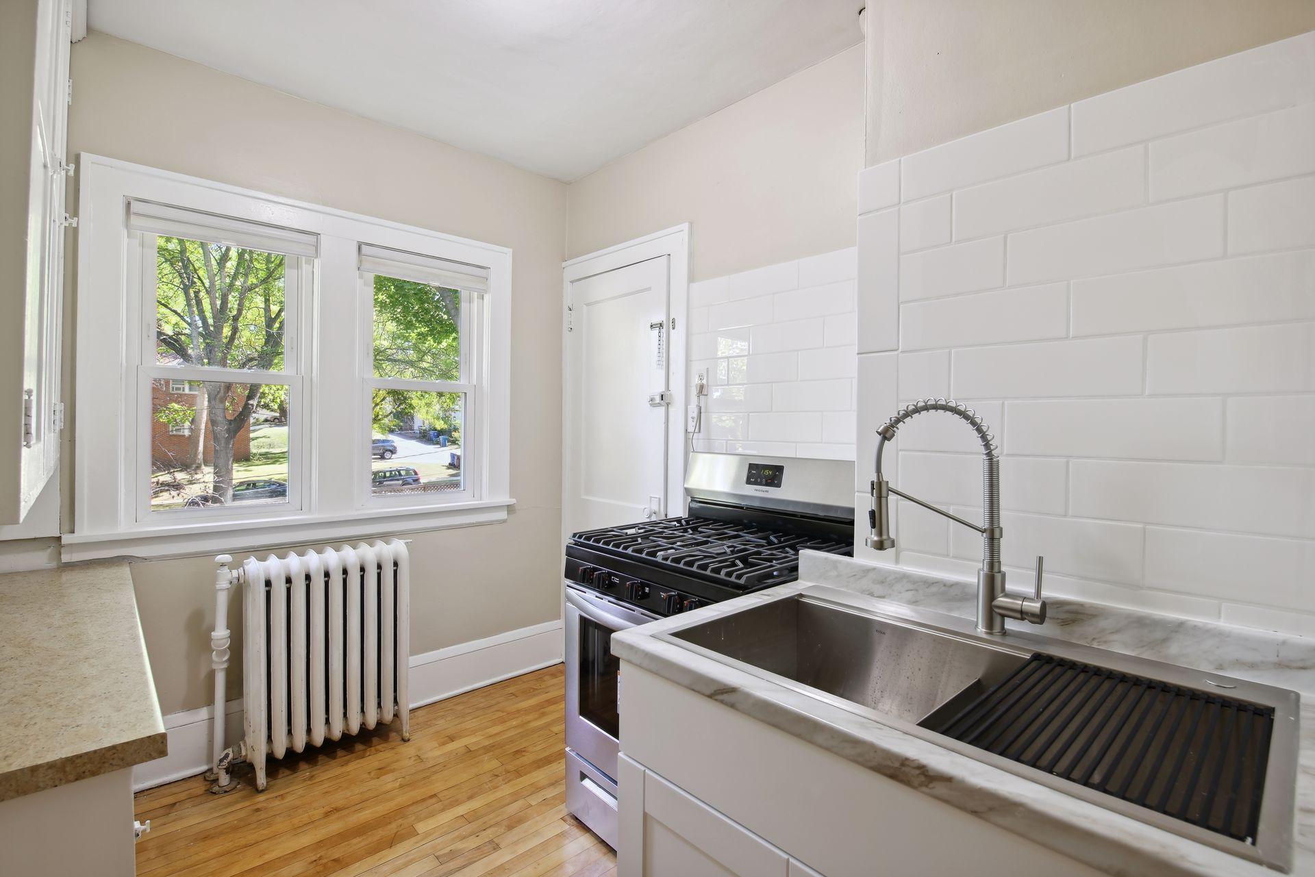 2010 Saint Clair Avenue