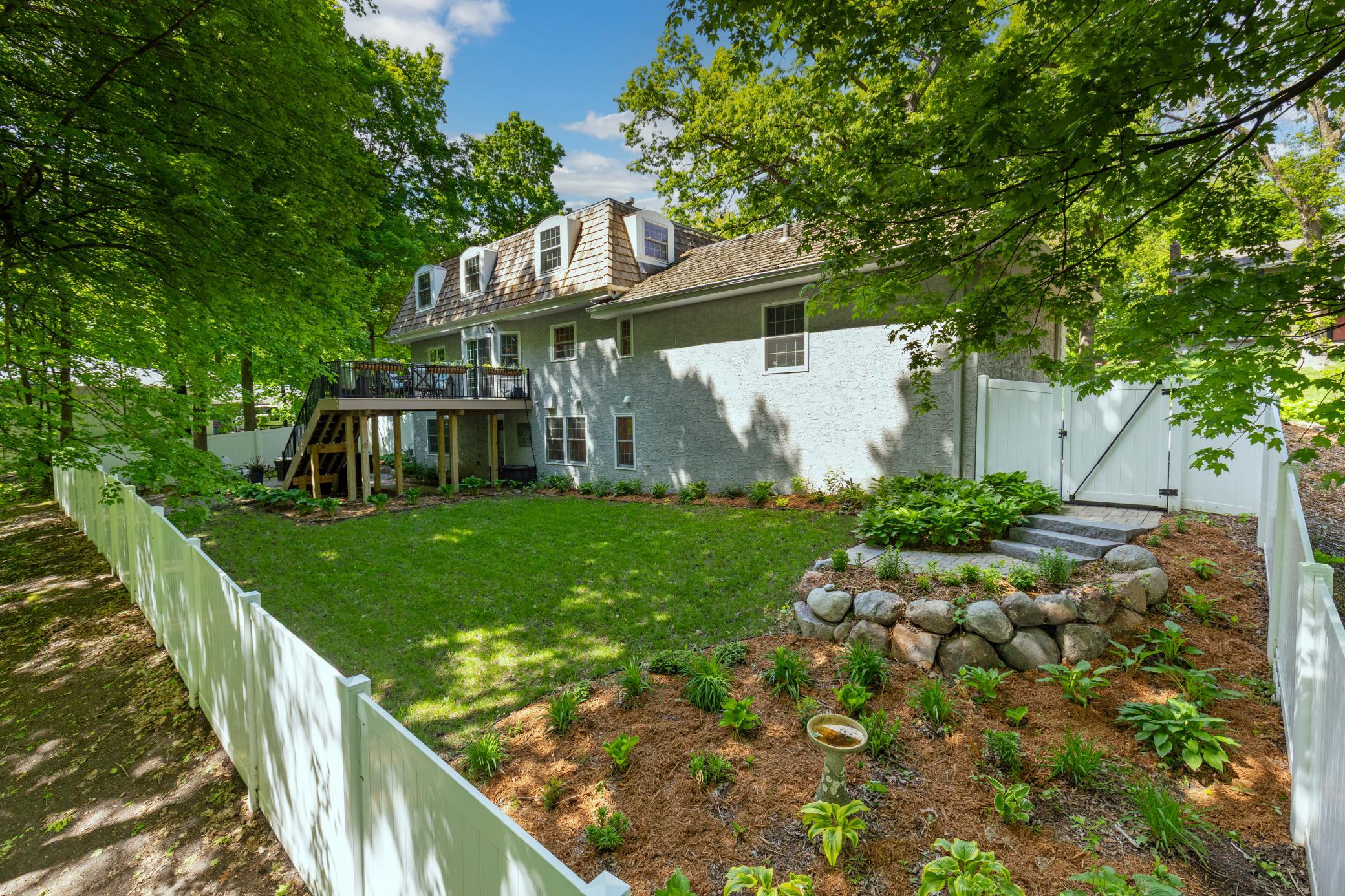 300 Lindawood Lane