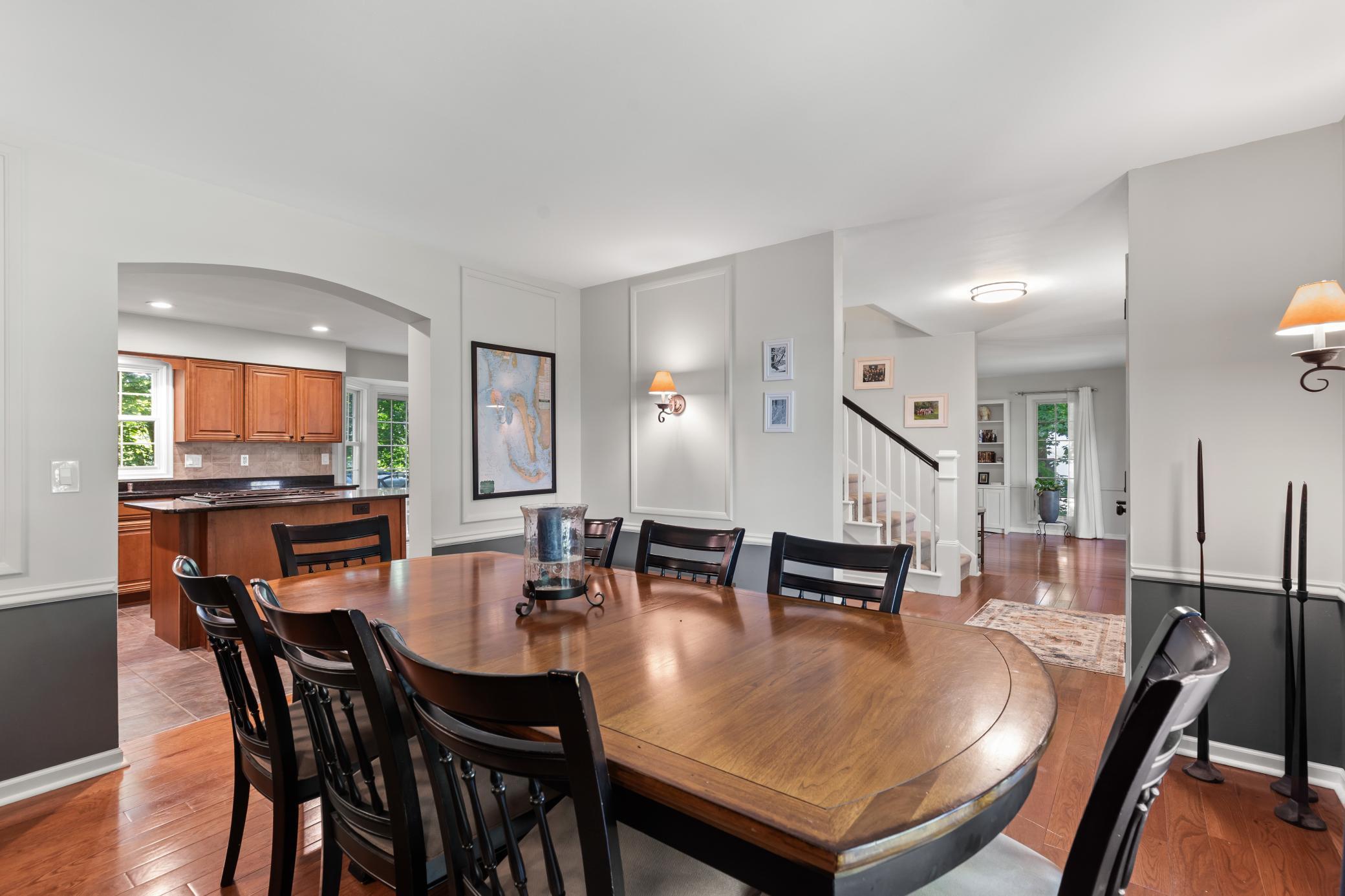 300 Lindawood Lane