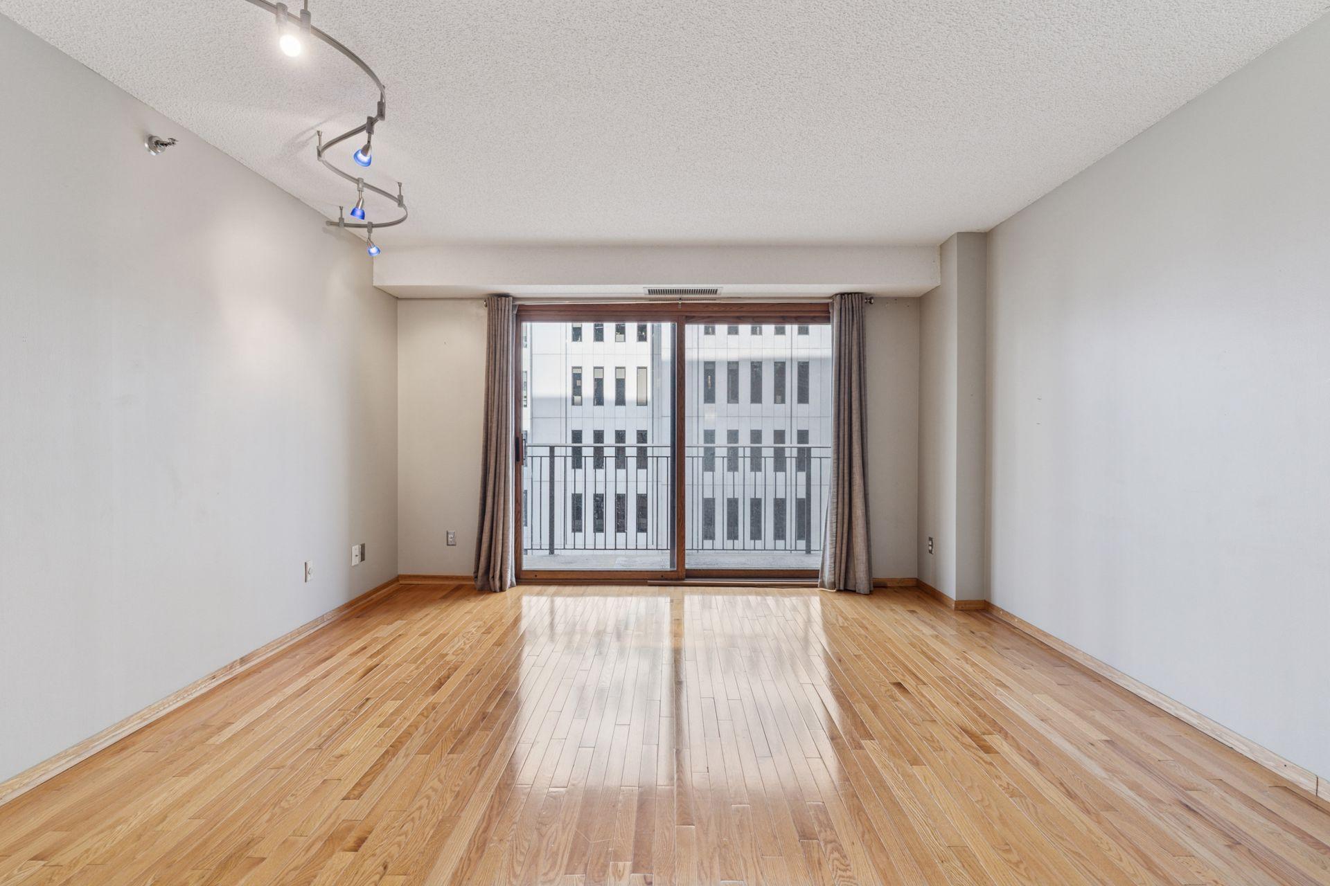 121 Washington Avenue S Unit: 707