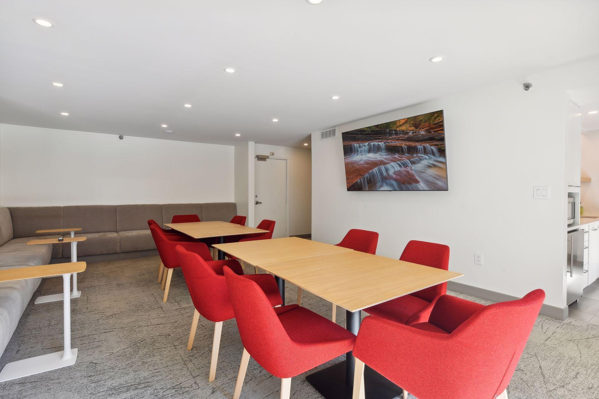 121 Washington Avenue S Unit: 707